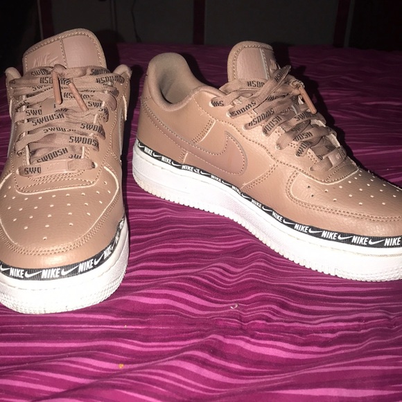 W Air Force 1 ‘07 SE PRM - Picture 1 of 3